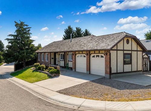 5 Ross View Bay Se, Medicine Hat, AB, T1B3H9 | Card Image