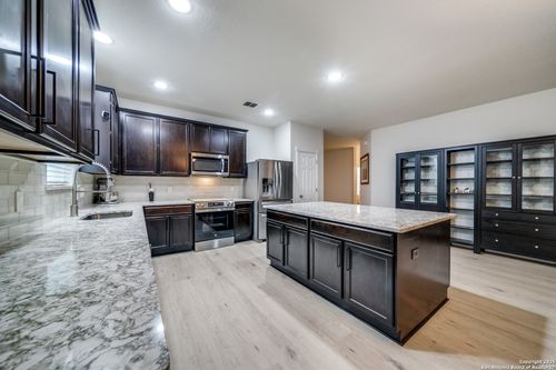 8114 Derby Vis, Selma, TX, 78154-3861 | Card Image