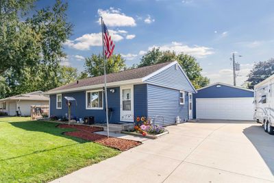 617 Greenbrier Road, House other with 3 bedrooms, 1 bathrooms and null parking in Waterloo IA | Image 1