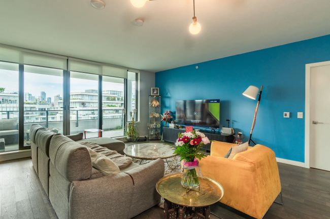 1106 - 1688 Pullman Porter Street, Condo with 2 bedrooms, 2 bathrooms and 1 parking in Vancouver BC | Image 3