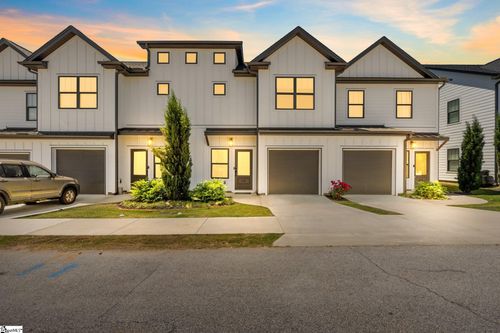 132 Park Ave, Greer, SC, 29651-3731 | Card Image