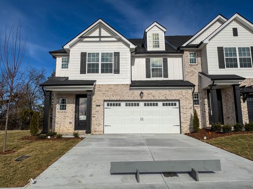 221 Glencrest Dr, Hendersonville, TN, 37075 | Card Image