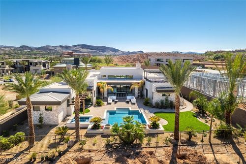 40 Reflection Shores Ln, Henderson, NV, 89011-2832 | Card Image