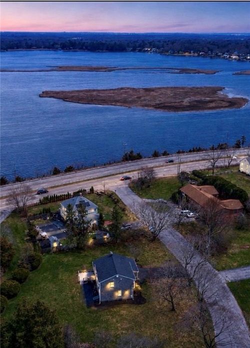3 Pine Top Rd, Barrington, RI, 02806-1705 | Card Image