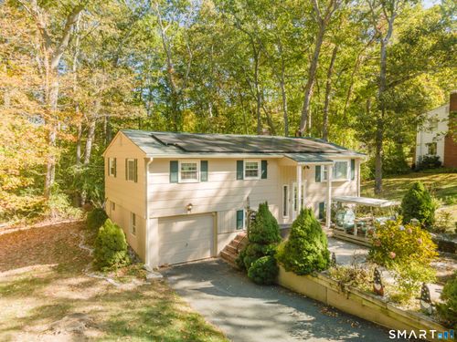 6 Marion Dr, East Lyme, CT, 06333-1523 | Card Image