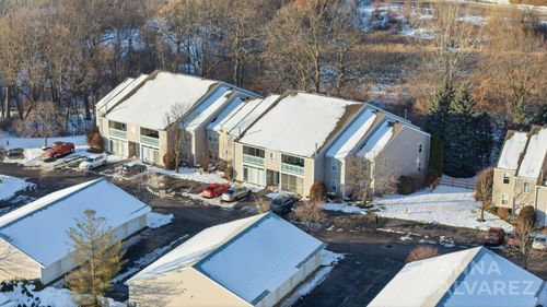 bldg-3029-3029 Poplar Creek Dr, Grand Rapids, MI, 49512-5680 | Card Image