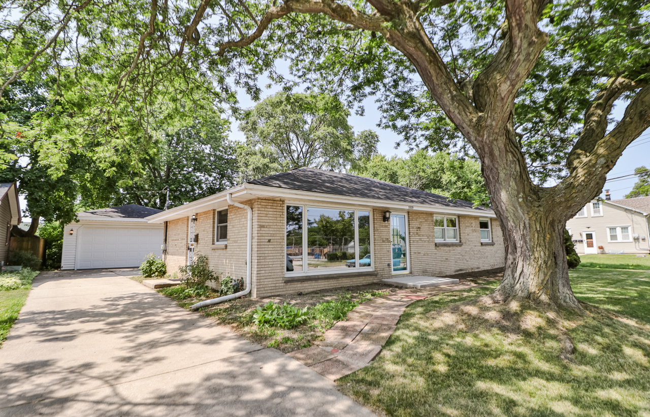23rd St, Milwaukee, WI 53221