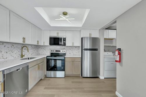 10 Medford Ct, SICKLERVILLE, NJ, 08081-2021 | Card Image