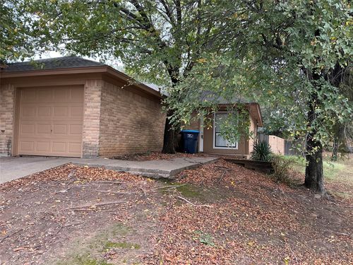 6712 Glenbrook Ln, Fort Worth, TX, 76133-5715 | Card Image