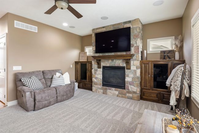 20029 Oak St, House other with 5 bedrooms, 4 bathrooms and 3 parking in Gretna NE | Image 20