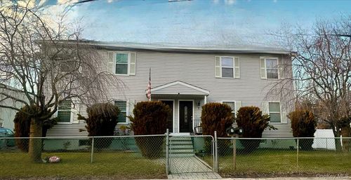 7 White Plains Ave, Elmsford, NY, 10523-2726 | Card Image