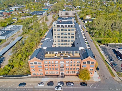 apt-703-6533 E Jefferson Ave, Detroit, MI, 48207-4366 | Card Image