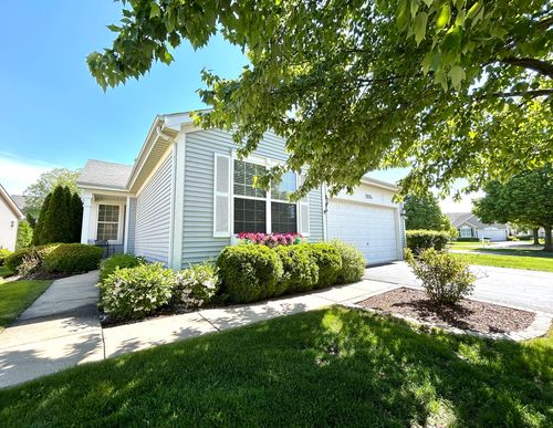 21224 Montclare Lake Dr, Crest Hill, IL, 60403-8720 | Card Image
