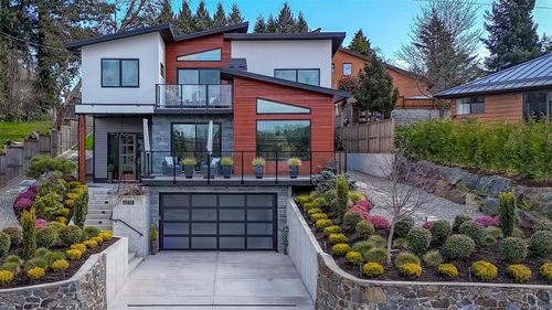 6575 Central Saanich Rd, Victoria, BC, V8Z5T9 | Card Image