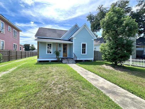 1014 Iris St, Lake Charles, LA, 70601-5438 | Card Image