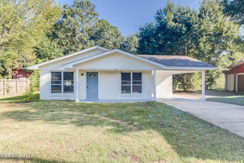 22 E Park St, Gulfport, MS, 39507-1851 | Card Image