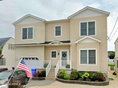 37 Frank Dr, Manahawkin, NJ, 08050-4203 | Card Image