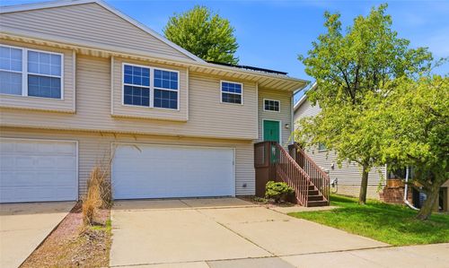 27 Jema Ct, Iowa City, IA, 52246-4532 | Card Image