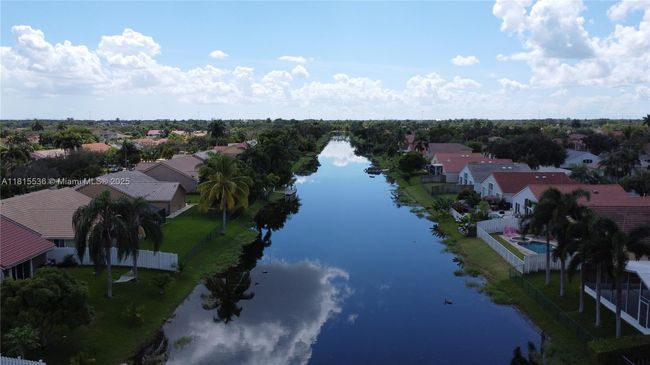 975 Nw 165 Th Ave, House other with 4 bedrooms, 3 bathrooms and null parking in Pembroke Pines FL | Image 10