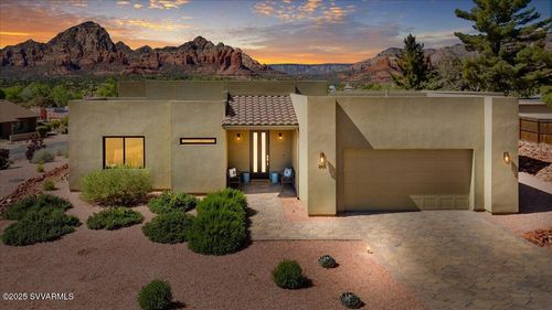 205 Valley View Dr, Sedona, AZ, 86336-5758 | Card Image