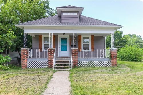 11324 E 14th St S, Independence, MO, 64052-3808 | Card Image