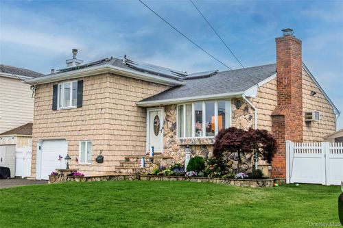 3 Jackson Place, Oyster Bay, NY, 11758 | Card Image