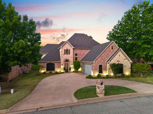 2109 Renaissance Dr, Denison, TX, 75020-7311 | Card Image