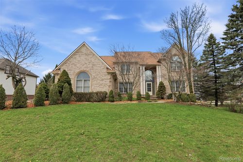 3932 Fieldview Rd, Lake Orion, MI, 48360-2498 | Card Image