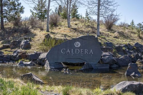 56210 Mirror Rock Loop, Bend, OR, 97707 | Card Image