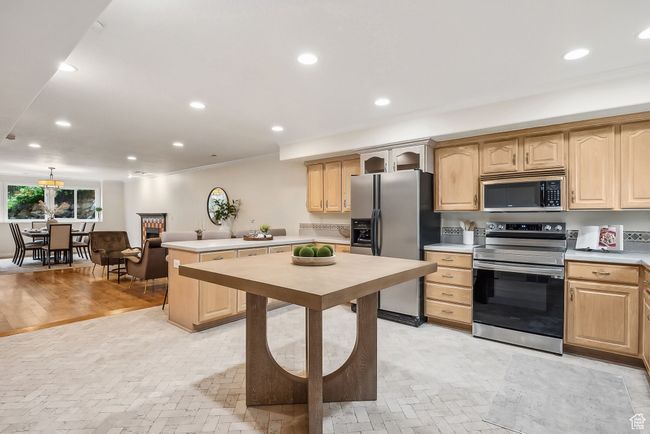 10093 Dimple Dell Rd, House other with 4 bedrooms, 3 bathrooms and 2 parking in Sandy UT | Image 8
