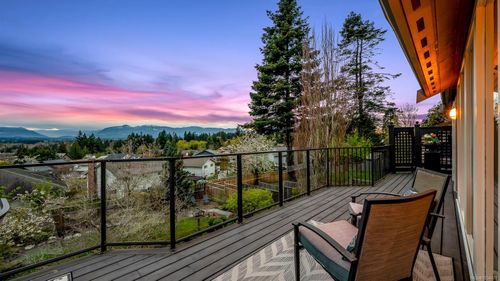 231 Stafford Ave, Courtenay, BC, V9N6Z6 | Card Image