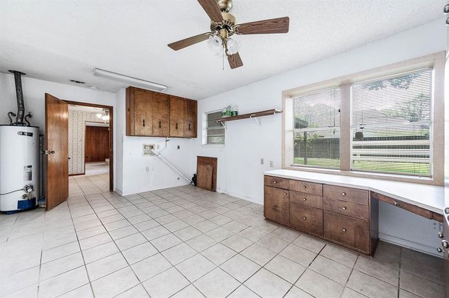 49 Robin Dr, House other with 3 bedrooms, 2 bathrooms and 2 parking in Alvin TX | Image 15