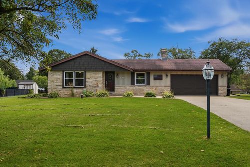 N74W22095 Alta Vista Drive, Lisbon, WI, 53089 | Card Image
