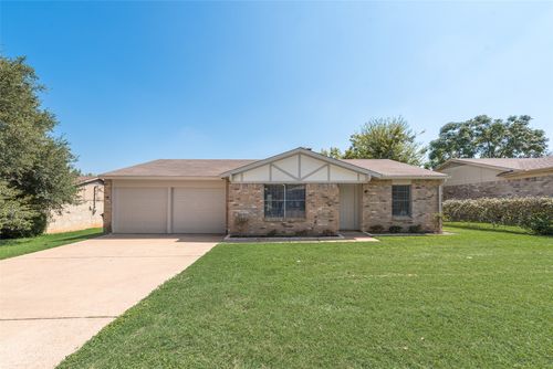 3505 Biscay Dr, Arlington, TX, 76016-2902 | Card Image