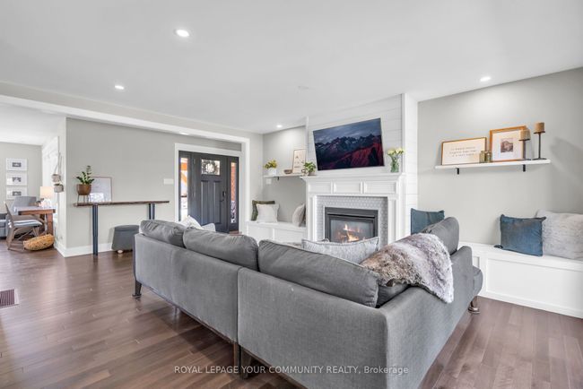 318 Duclos Point Rd, House other with 5 bedrooms, 3 bathrooms and 4 parking in Pefferlaw ON | Image 9