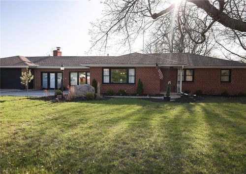 411 S Hillcrest Dr, Maysville, MO, 64469-4003 | Card Image
