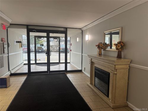 apt-3b-222 Smith St, Freeport, NY, 11520-4349 | Card Image