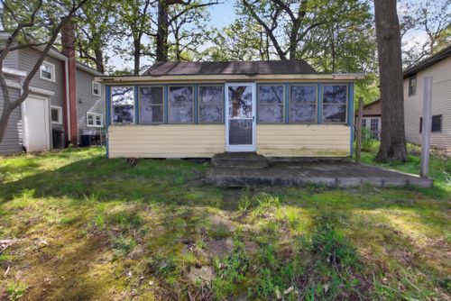 5036 Schrah Dr, Munith, MI, 49259-9606 | Card Image
