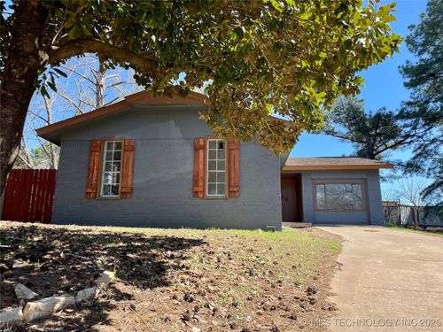 1003 Four Seasons Dr, Durant, OK, 74701-2425 | Card Image