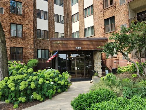 unit-5d-448 Raintree Ct, Glen Ellyn, IL, 60137-6740 | Card Image