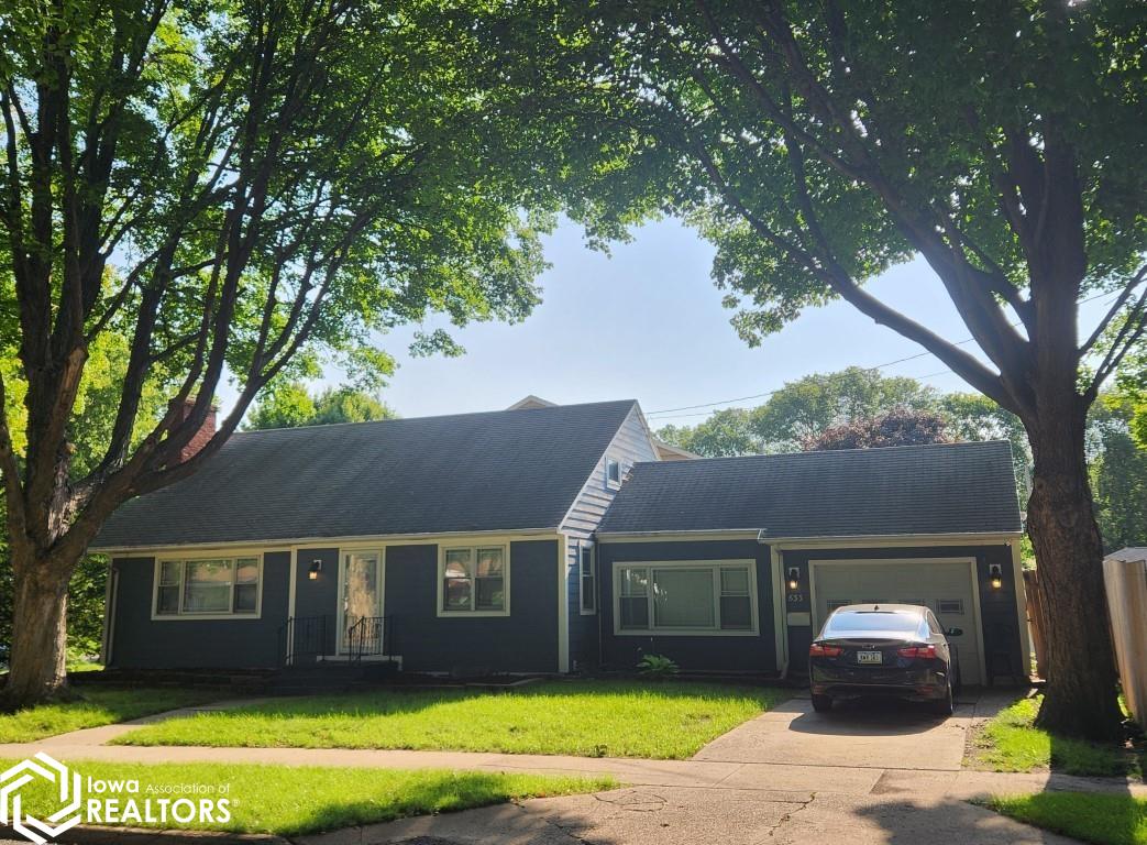 Rhode Island Ave, Mason City, IA 50401