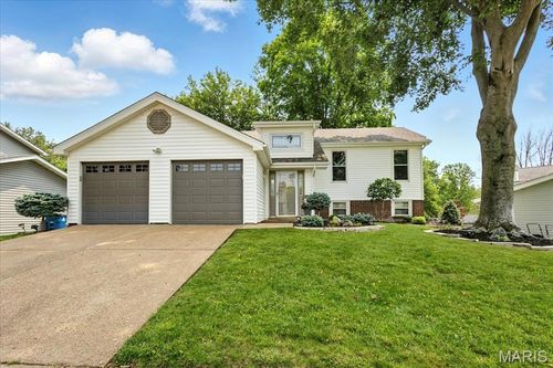 2342 Cedar Dale Ct, Maryland Heights, MO, 63043-4165 | Card Image