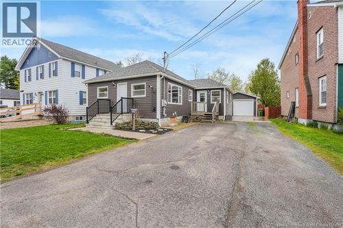 26 Victory Ave, Fredericton, NB, E3A3V5 | Card Image