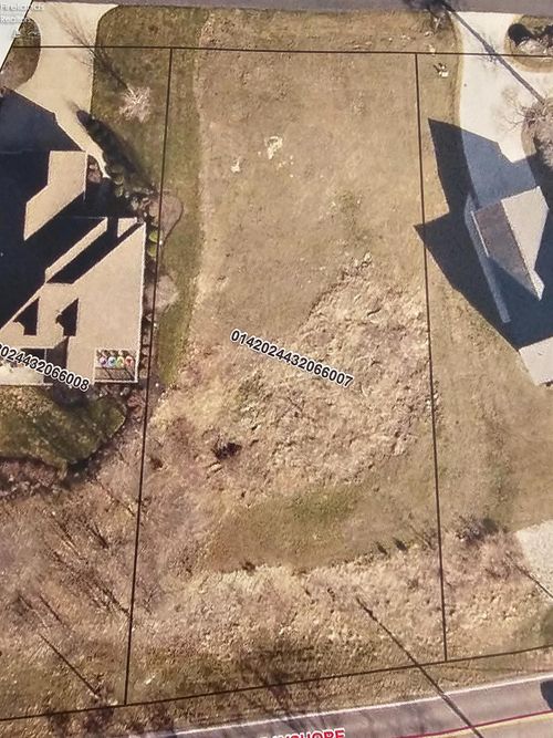 2423 Split Rock Dr, Marblehead, OH, 43440-9524 | Card Image