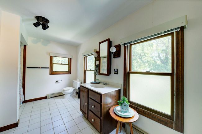 ful bathroom, 2nd floor | Image 26