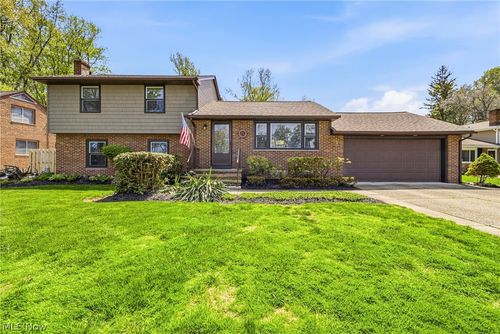 66 Keewaydin Drive, Timberlake, OH, 44095 | Card Image