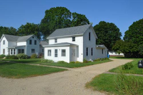 430 N Arch St, Tiskilwa, IL, 61368-9405 | Card Image
