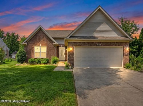 7217 Meadow Ridge Dr, Louisville, KY, 40218-3780 | Card Image