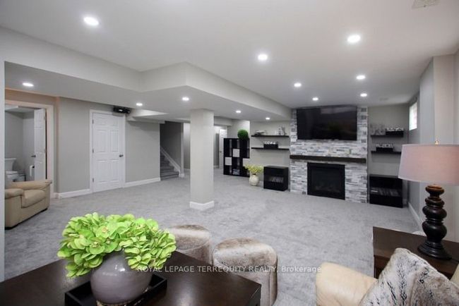 220 Harpin Way E, House other with 5 bedrooms, 4 bathrooms and 4 parking in Fergus ON | Image 30