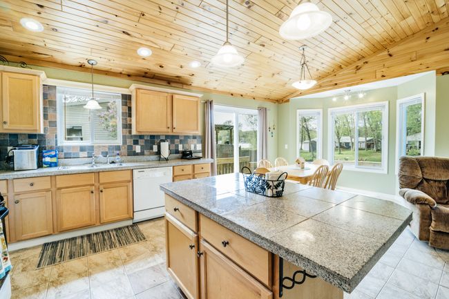 Kitchen | Image 11